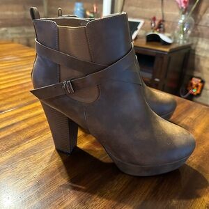 Ladies boots